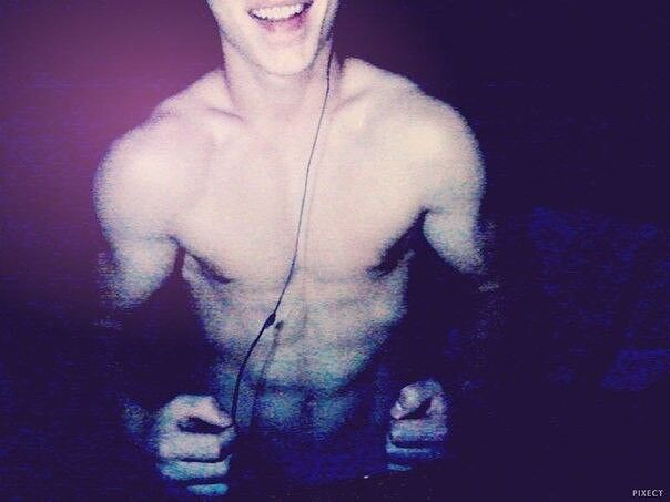  8818420  Ruben099, 31 ,    