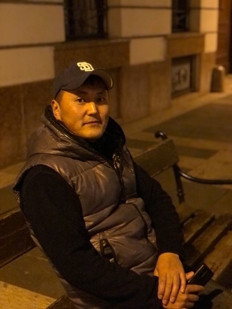  48414840  Nursultan, 30 ,    