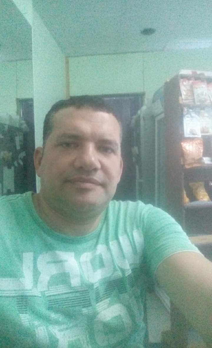  23844780  Younes, 51 ,    
