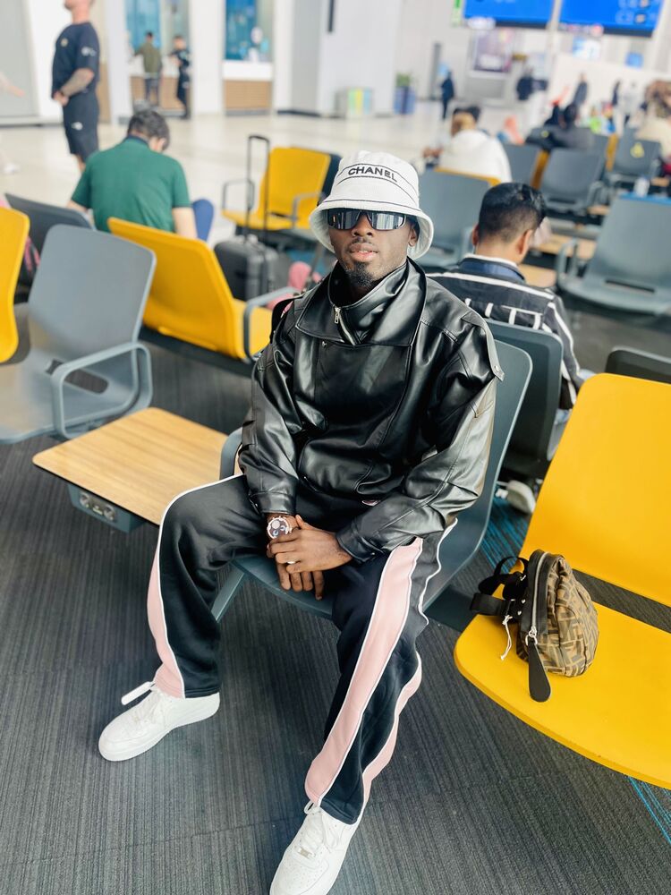  51394940  Samuel, 25 ,    