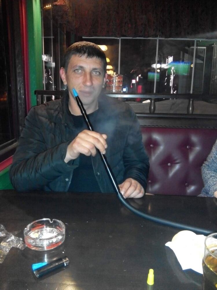  36744760  Andrii, 38 ,    