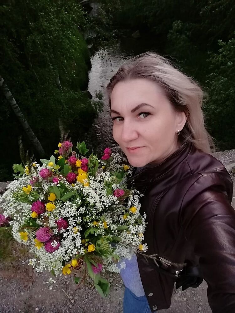  25436570  Svetlana, 39 ,    