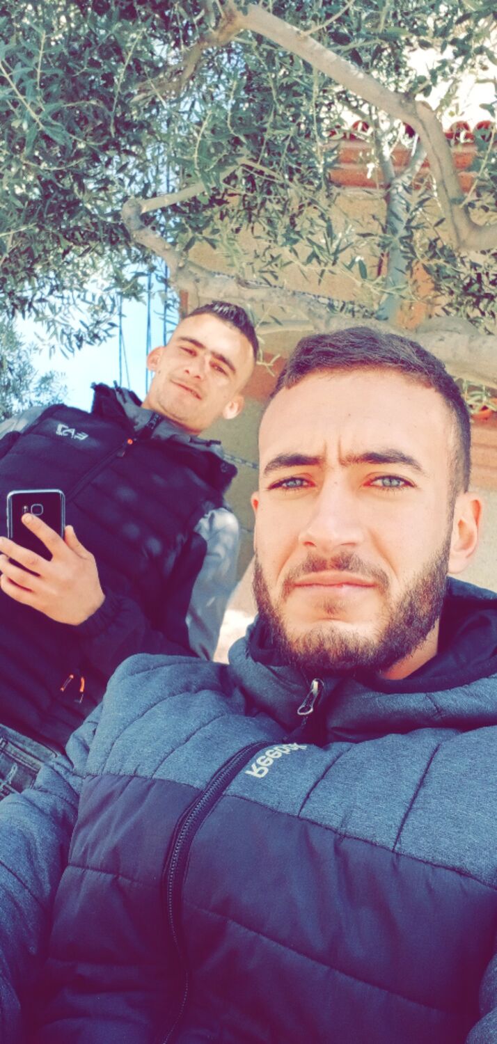  40672580  Salim, 28 ,    Algiers