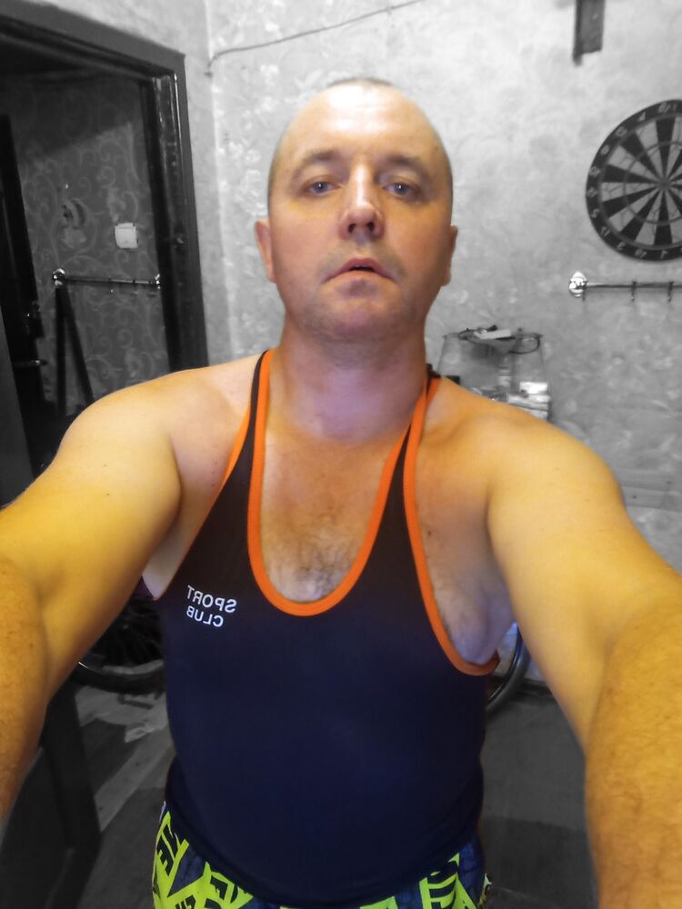  52721800  Denis, 43 ,    