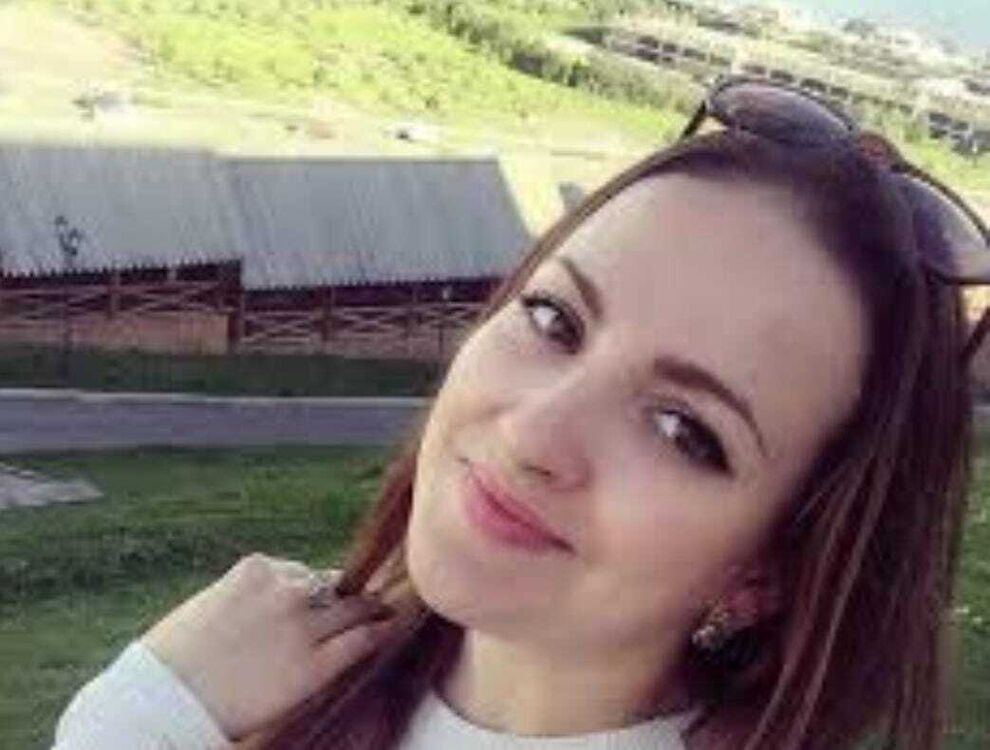  52992400  Kris, 39 ,    