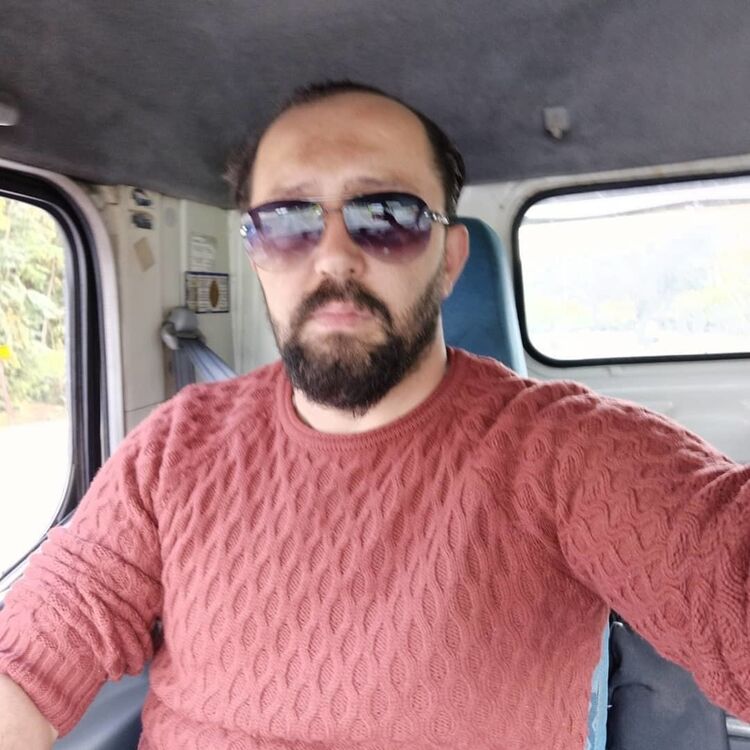  18054520  Sabri, 42 ,    