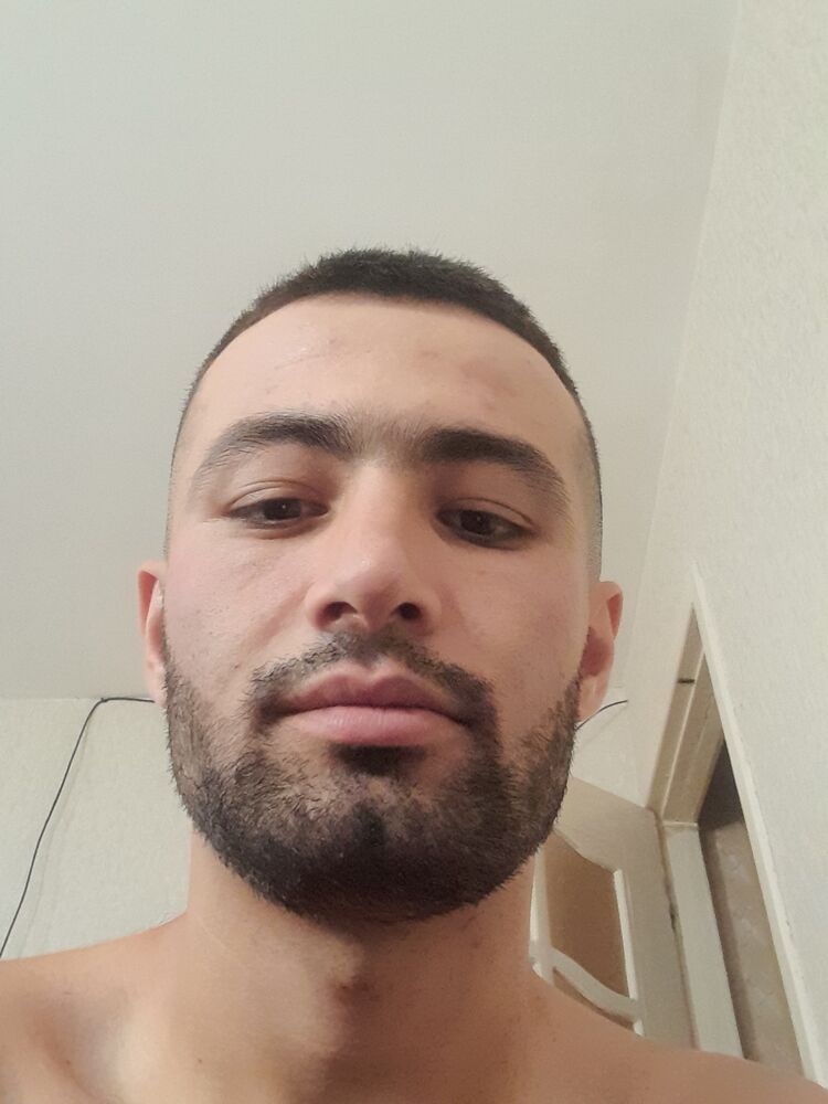  48539740  Khusrav, 25 ,    