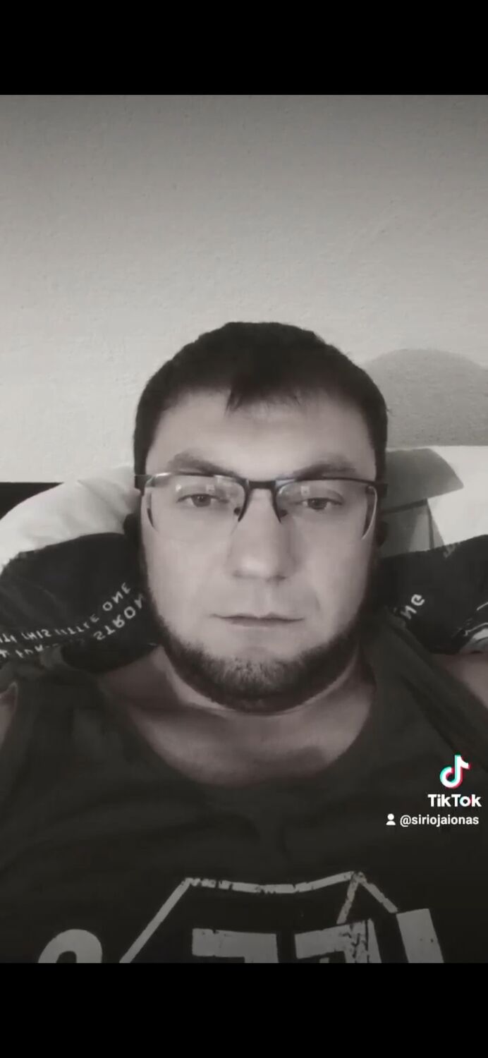  54750560  Andrei, 38 ,    Merzig