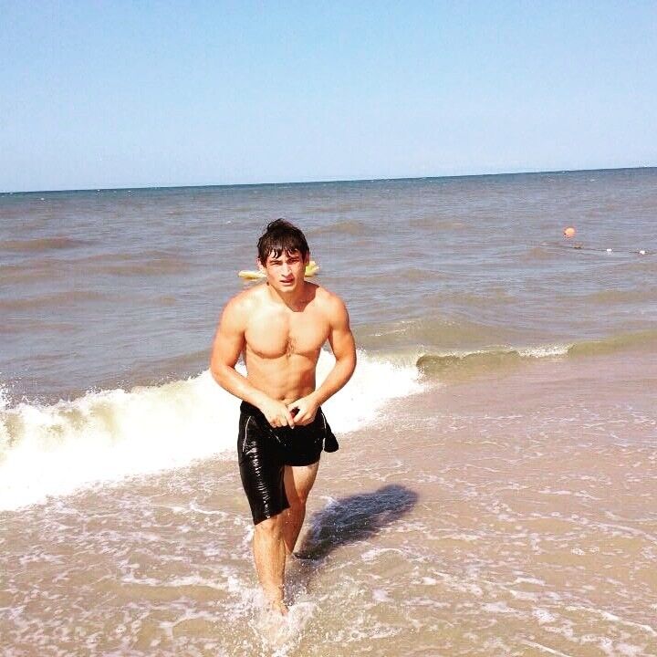  ,   Artem, 31 ,   ,   , c 