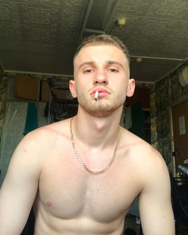  33842220  , 28 ,    