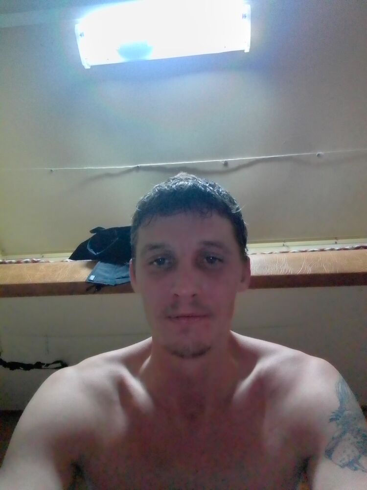  32706380  Oleg, 41 ,    