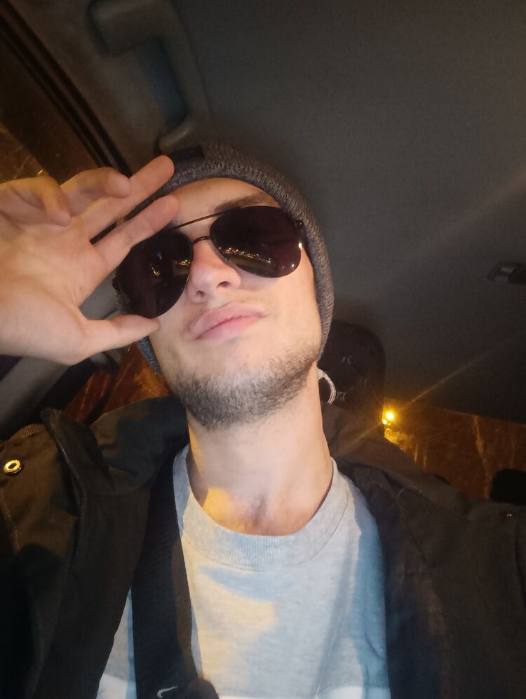  30116350  Anton, 25 ,    
