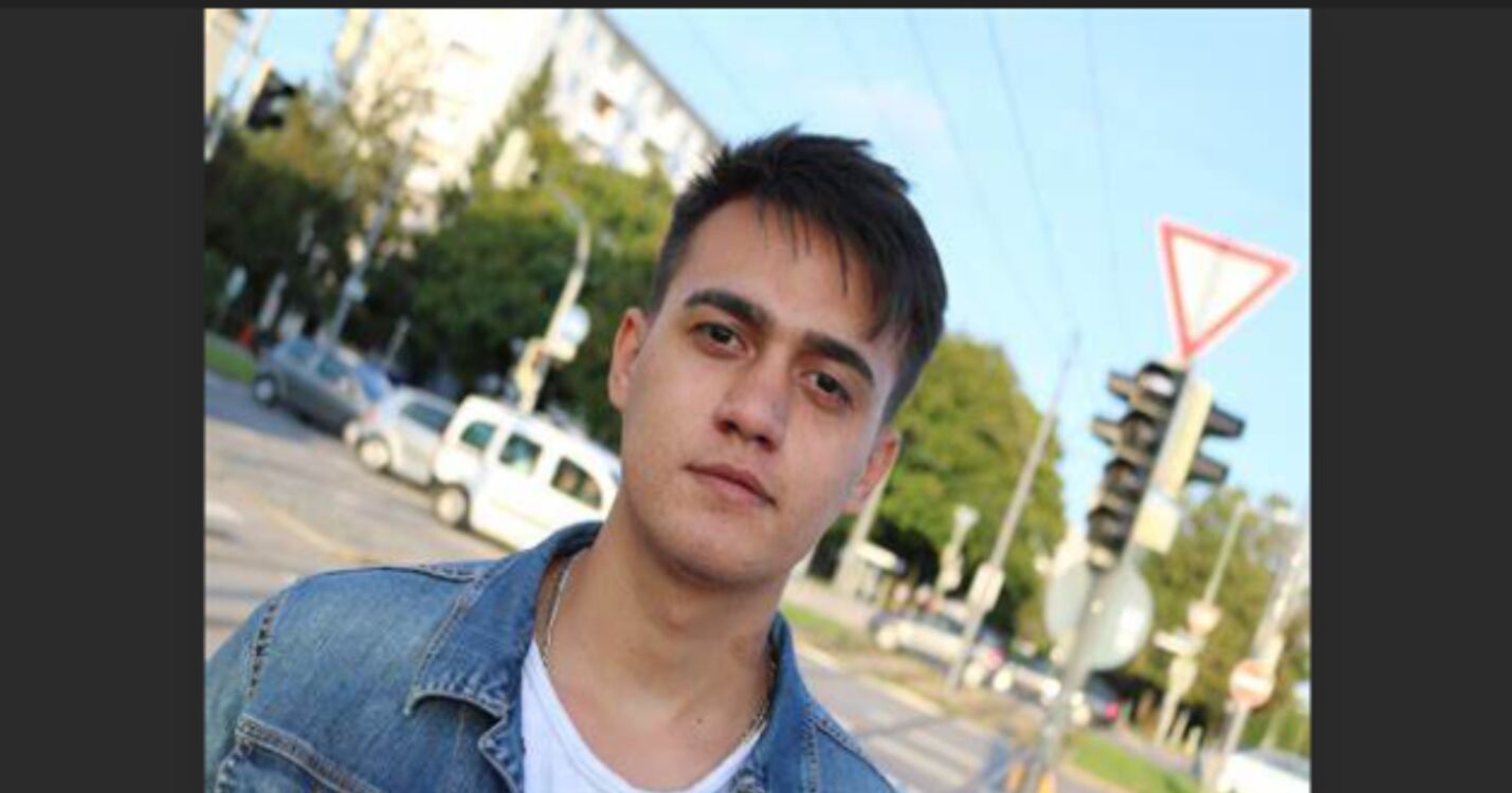  44615580  Maks, 19 ,    