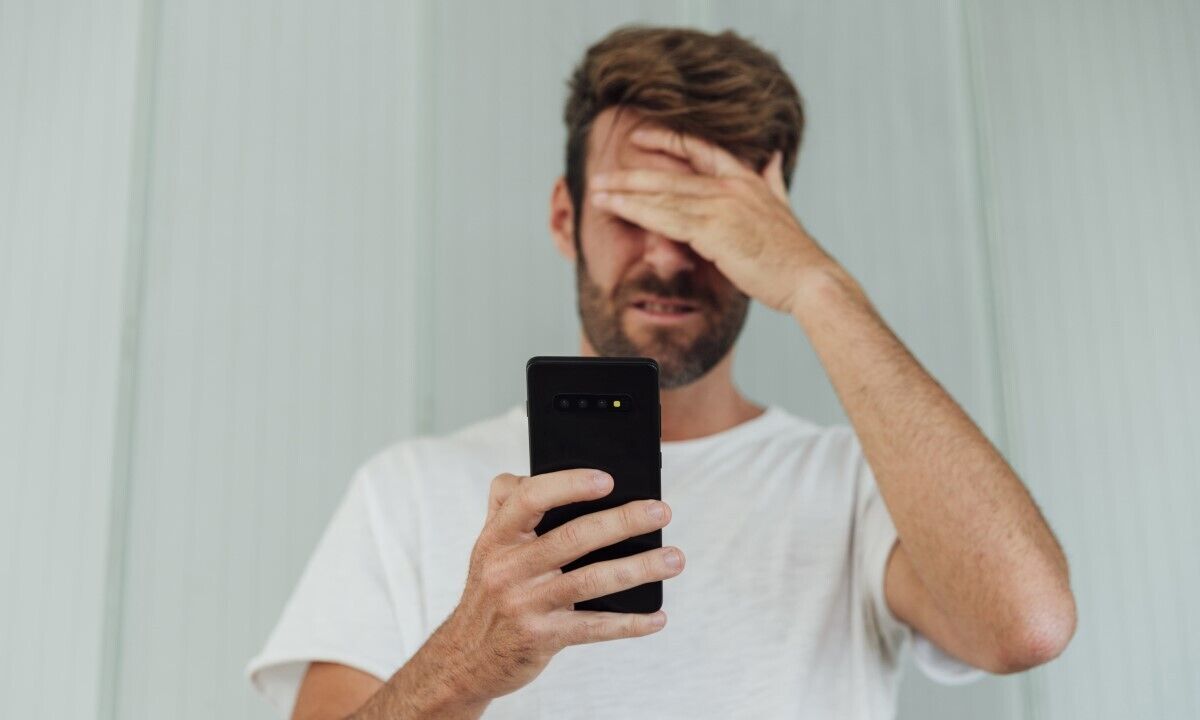  52997510  Adam, 32 ,    