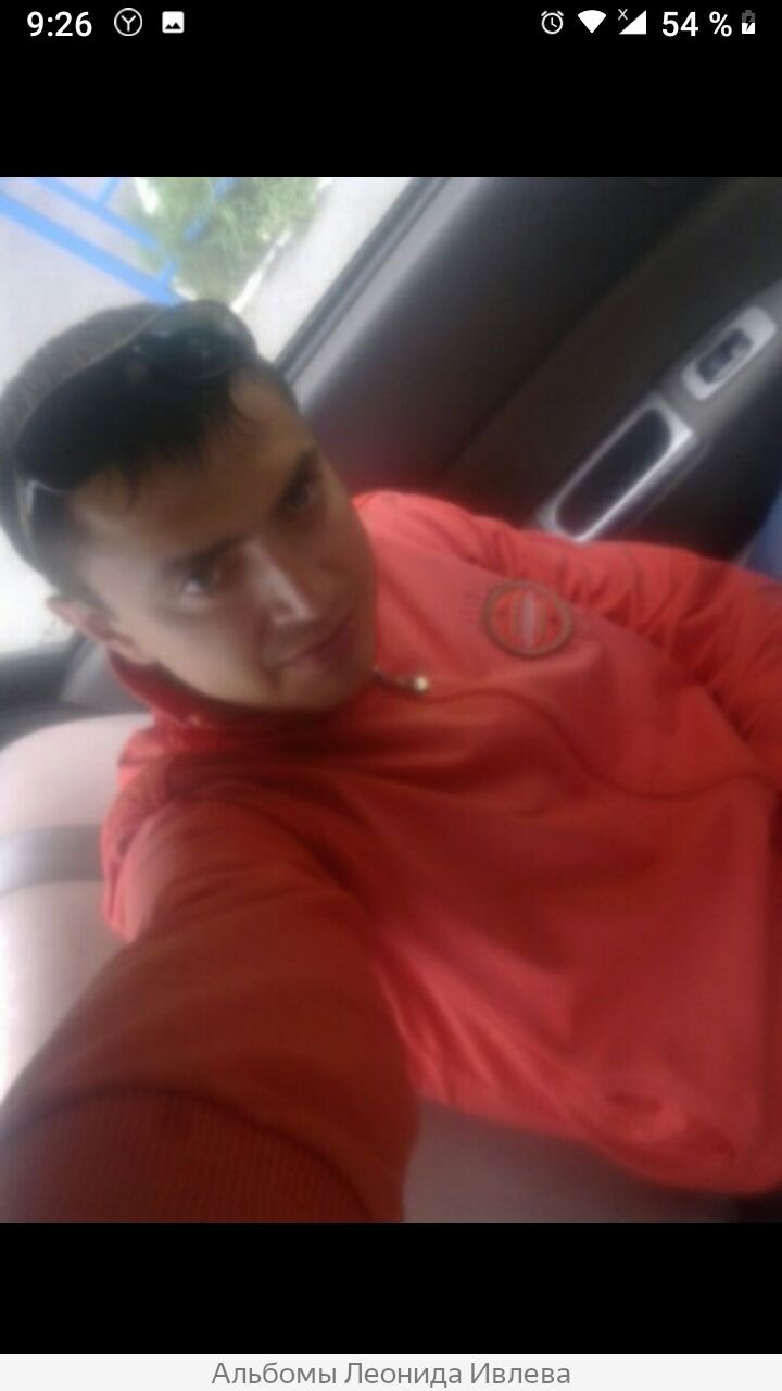  30633780  Leonid, 37 ,    