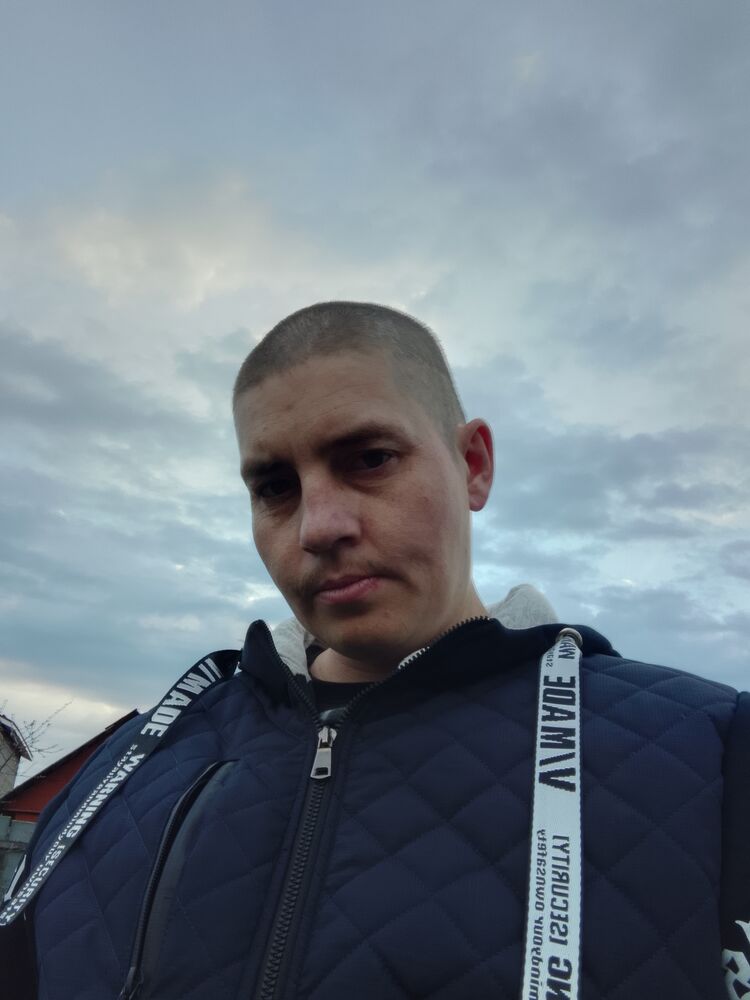  42735860  Maksim, 38 ,    