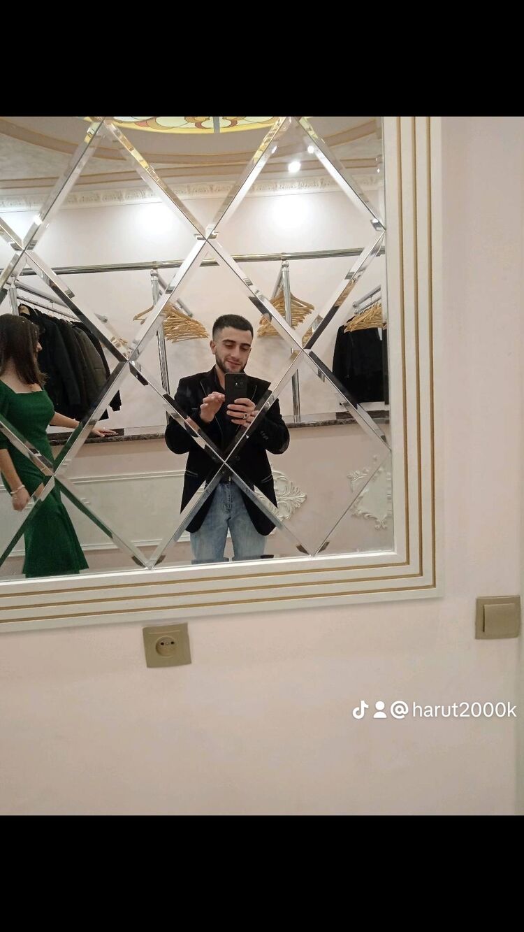  41953470  Harutyun, 24 ,    