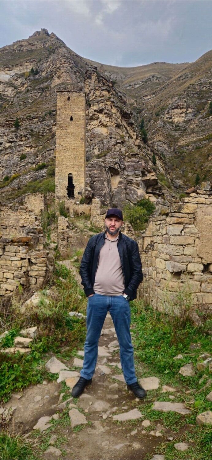  54312050  ADAM, 37 ,    