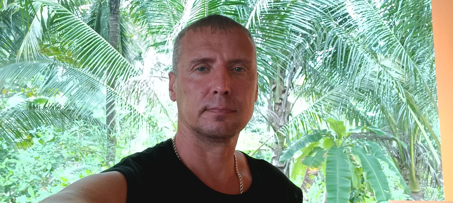  48826530  Pasha, 44 ,    