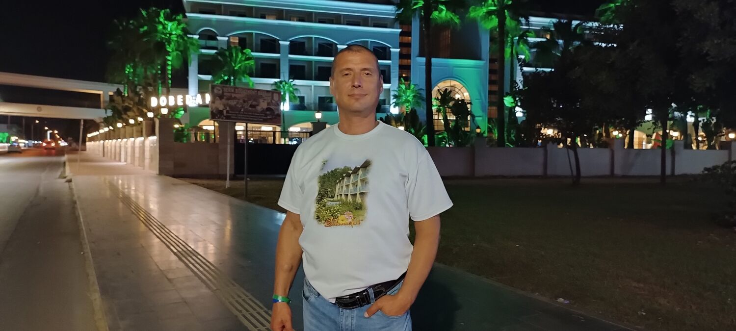  54056510  Pasha, 45 ,    