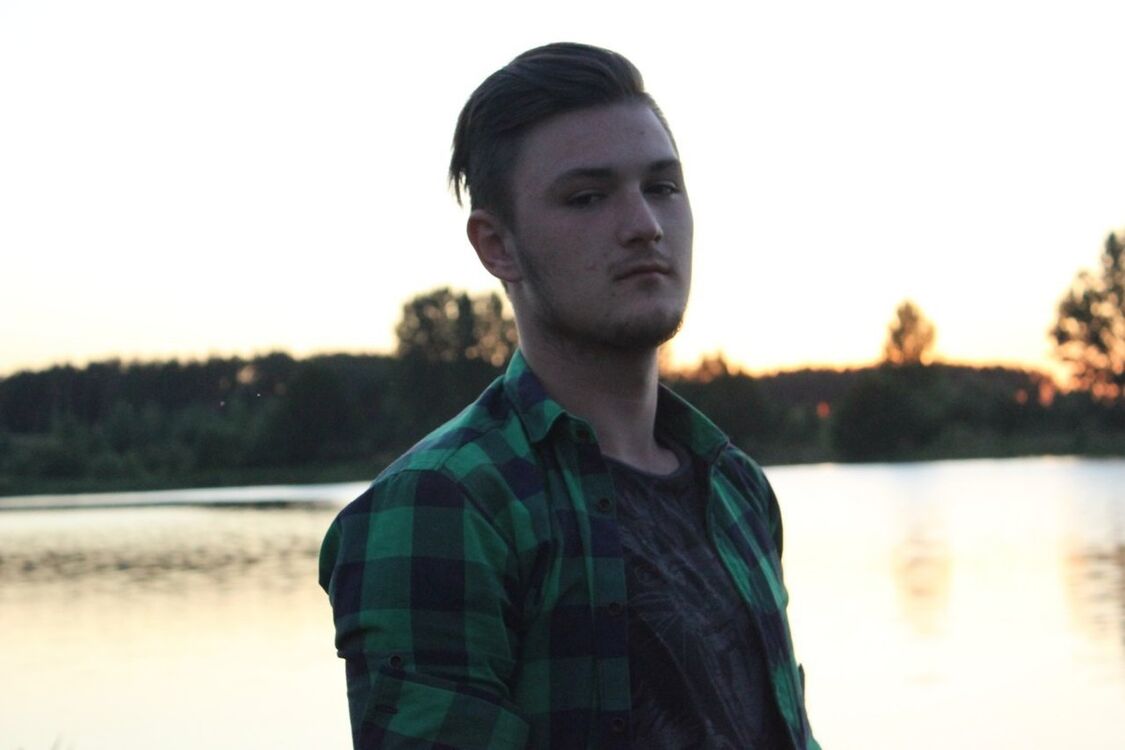  ,   Aleks, 25 ,   ,   , c 