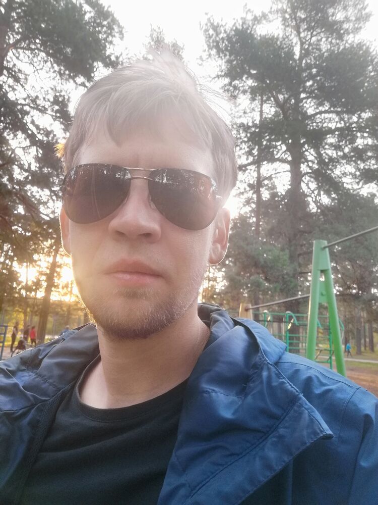  28271120  Sergey, 39 ,    