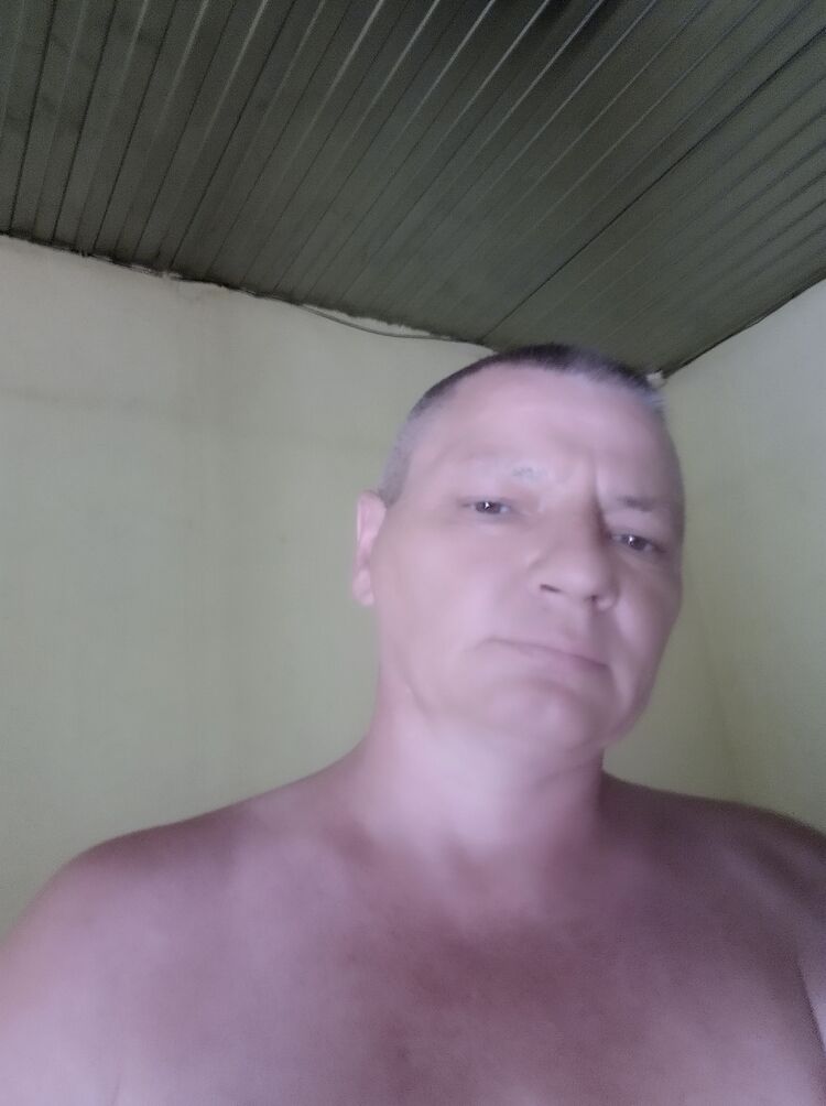  35824860  Alexander, 46 ,    