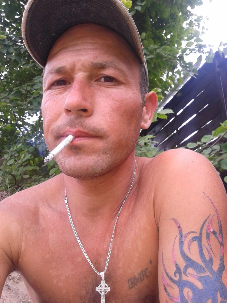  10909450  Dmitriy, 40 ,    