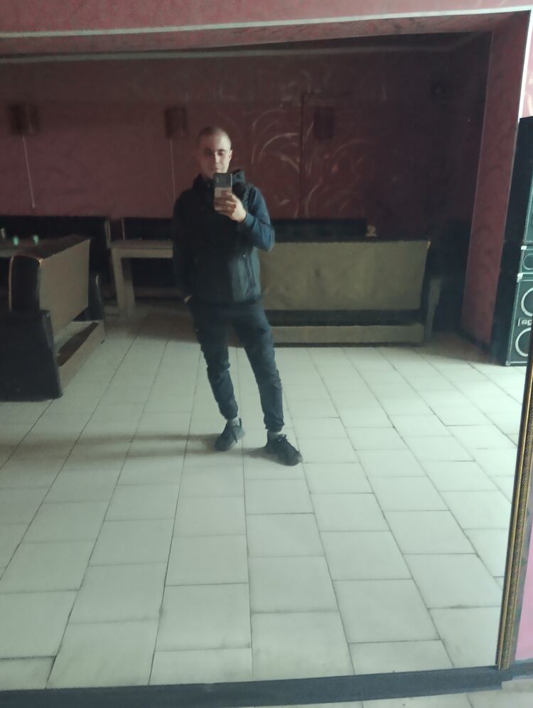  41369800  Alexey, 24 ,    