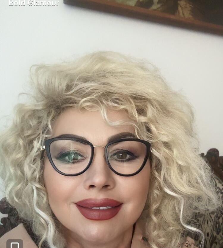  51129750  Alina, 56 ,    