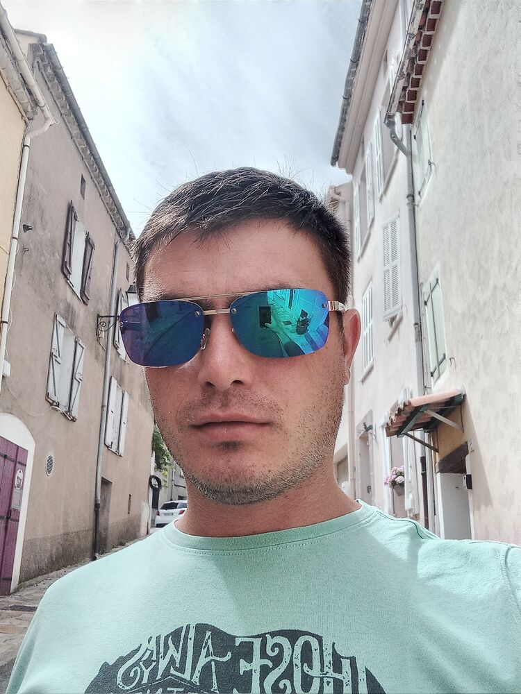  23367040  Serghei, 34 ,    Soho