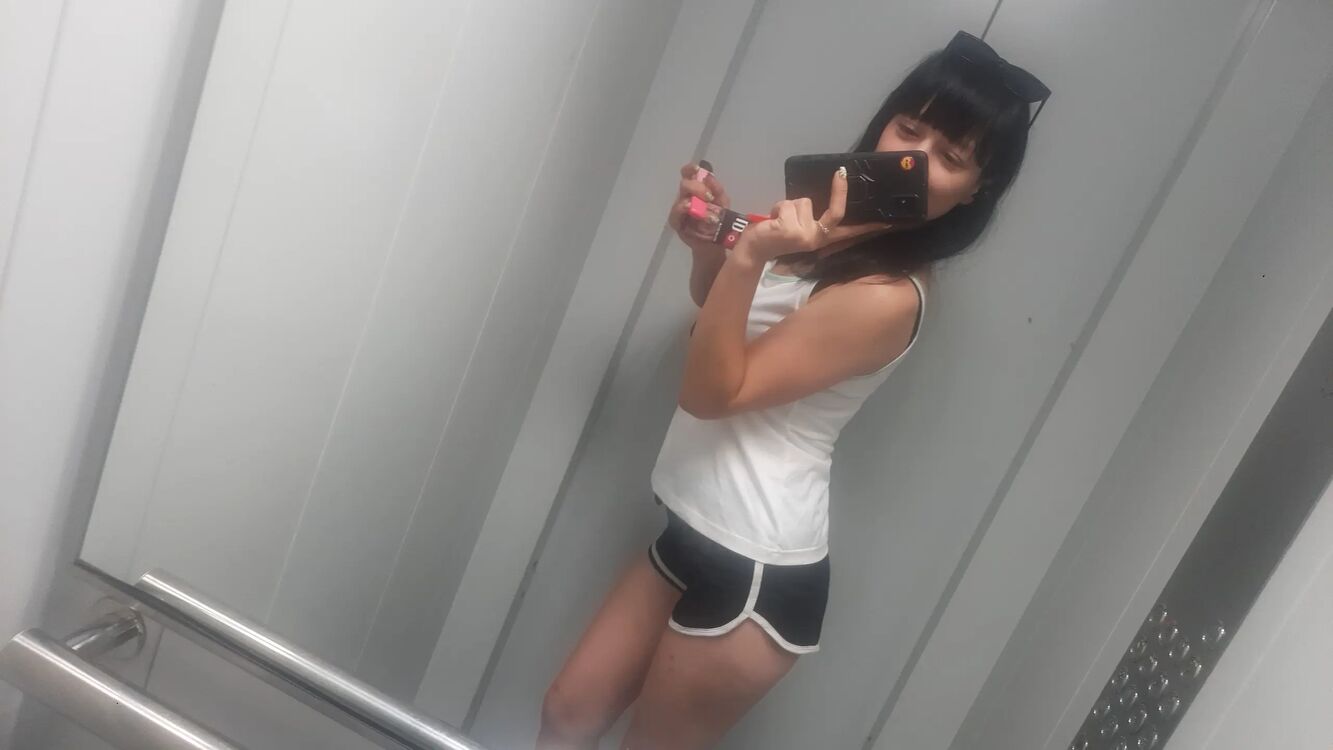  45168900  Anastasia, 31 ,    