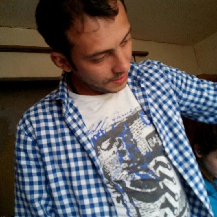  52756300  Asghhds, 39 ,    