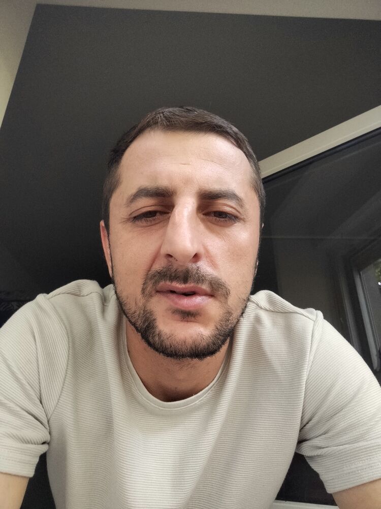  54651990  Ilia, 36 ,    Sellingen