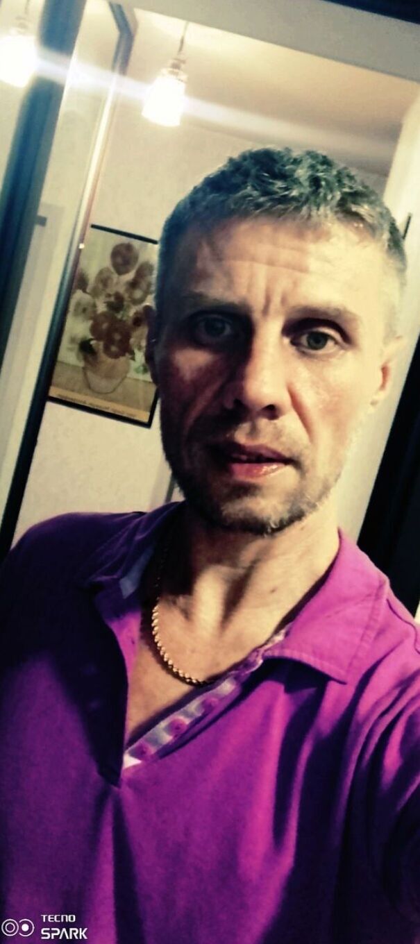  ,   Kira, 42 ,   ,   