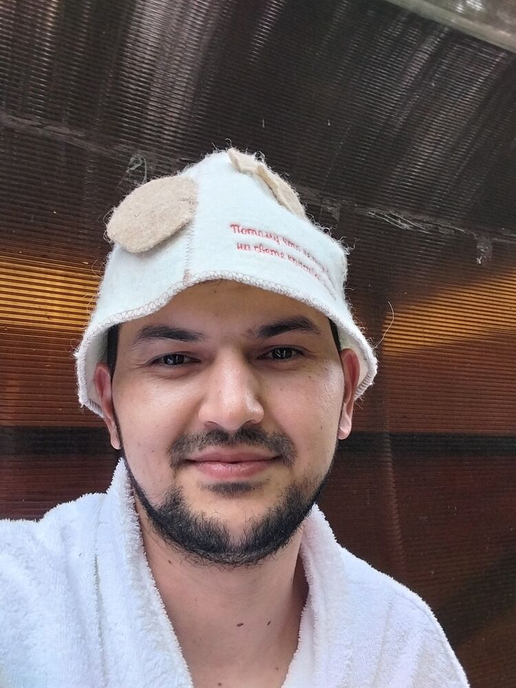  45701740  Kamil, 31 ,    