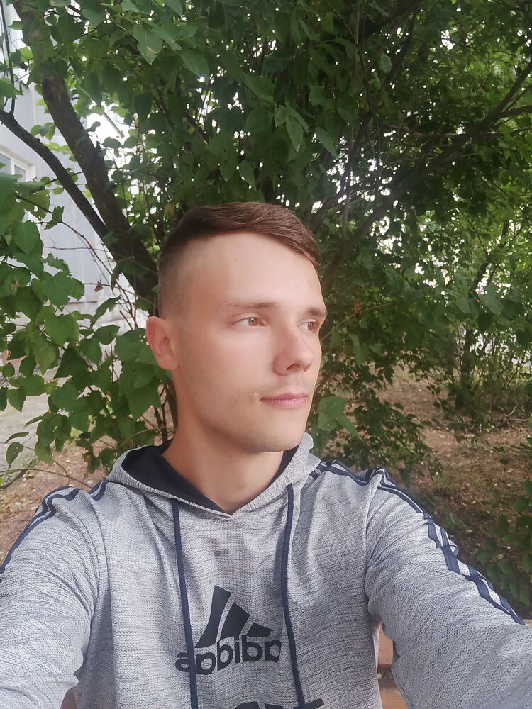  37025590  Daniil, 24 ,    