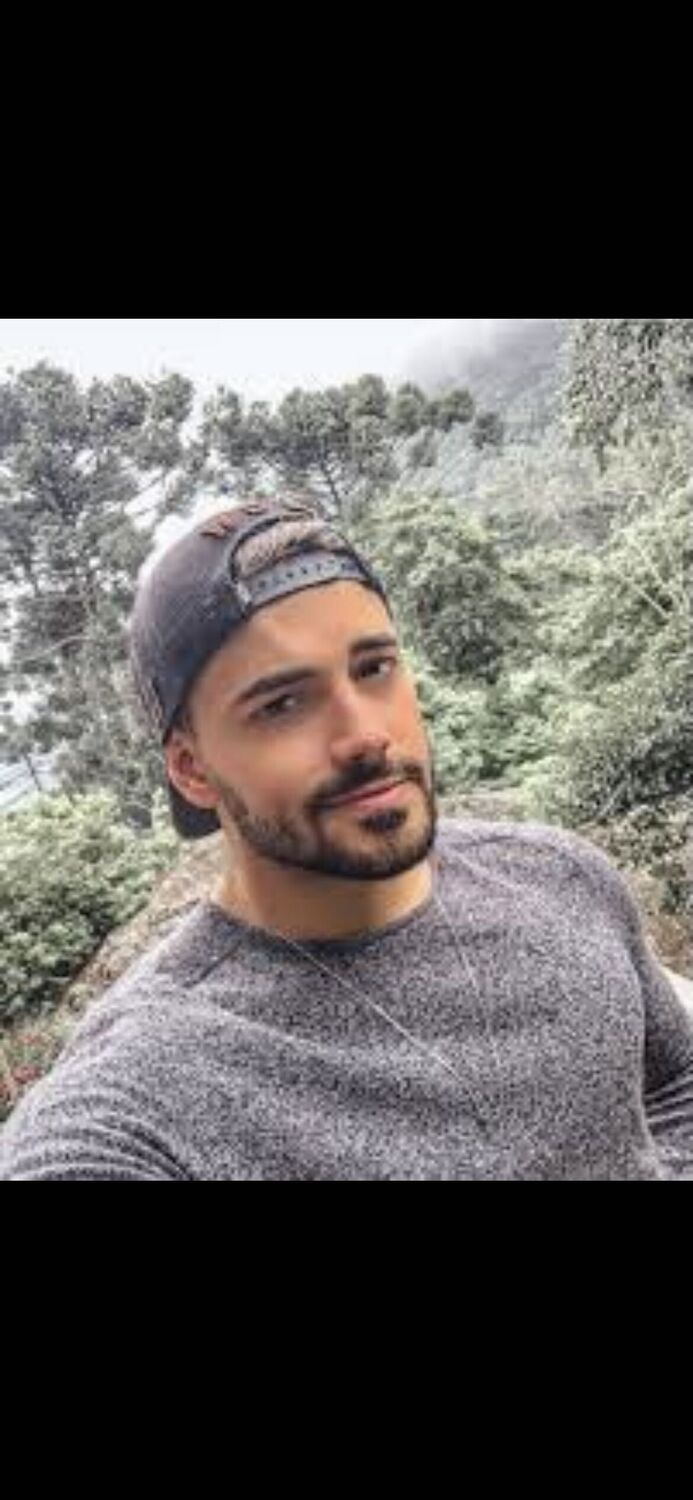  31520310  Ivan, 44 ,    