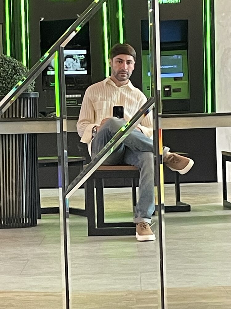  54641700  Patrik, 38 ,    