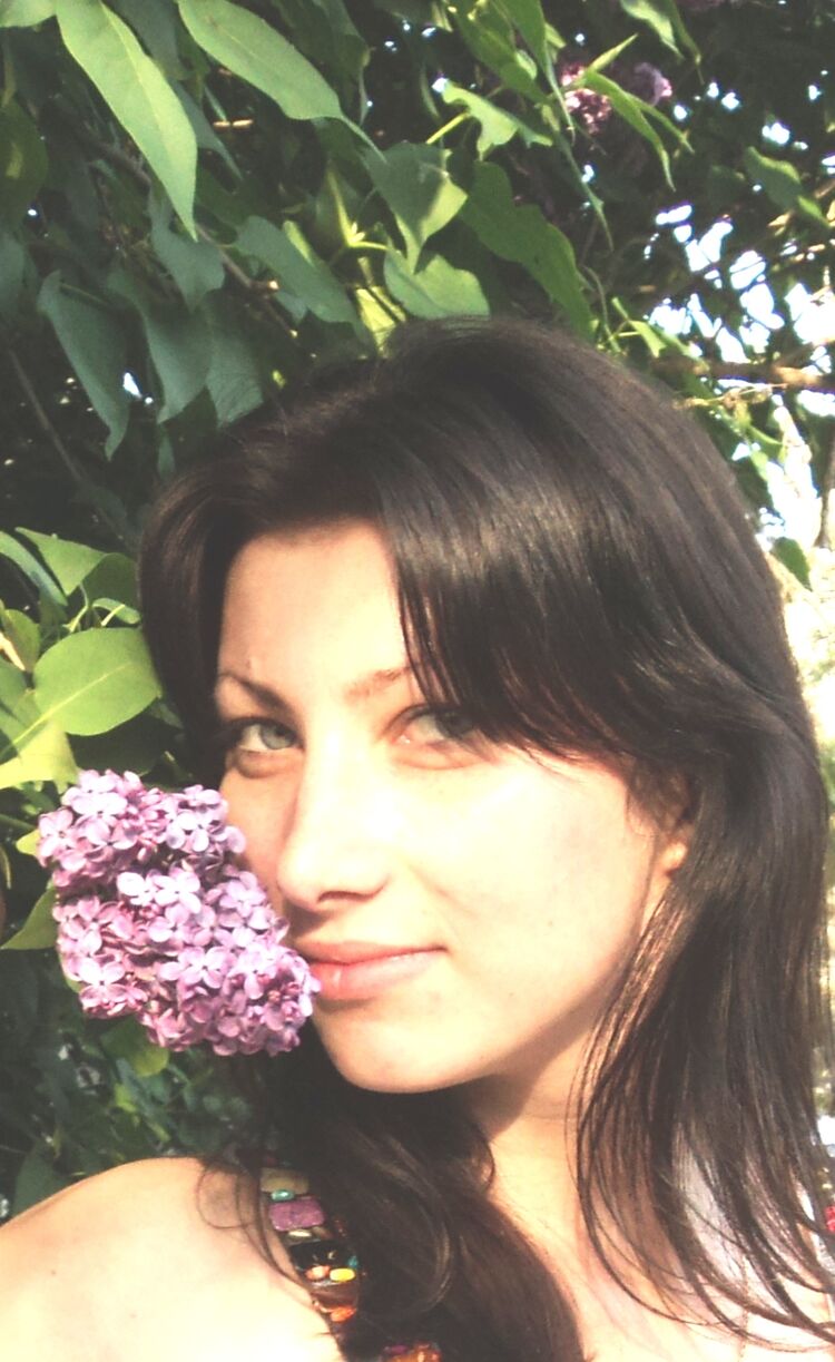  51894720  Lana, 37 ,    