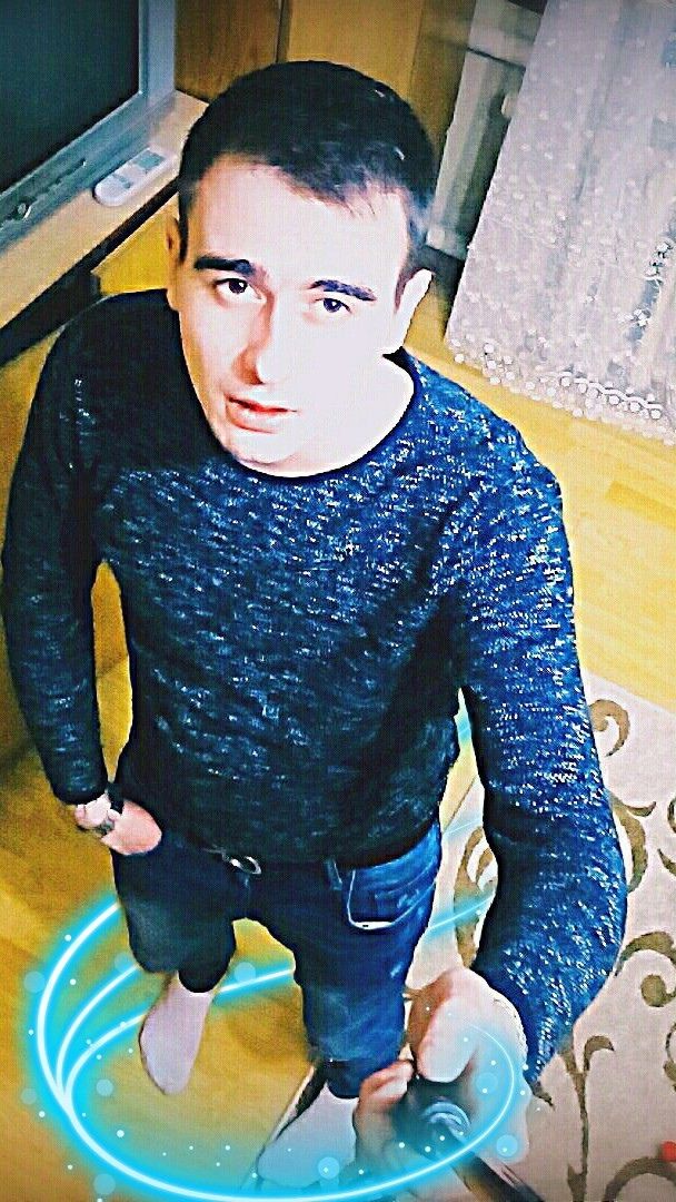  ,   Mishka, 32 ,   