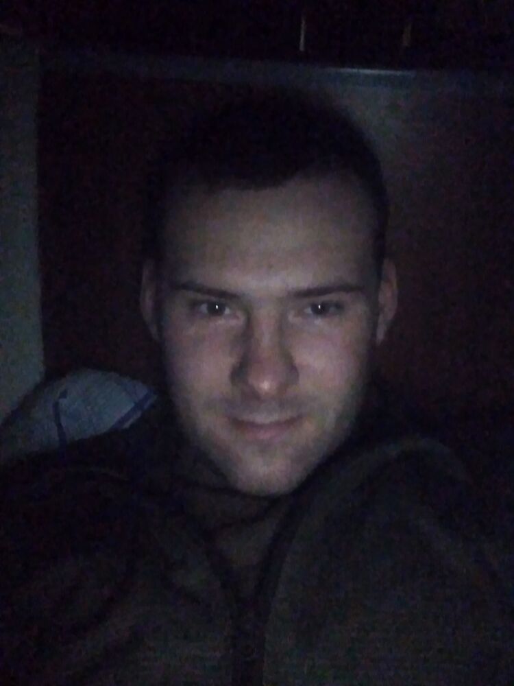  31191200  Yury, 28 ,    