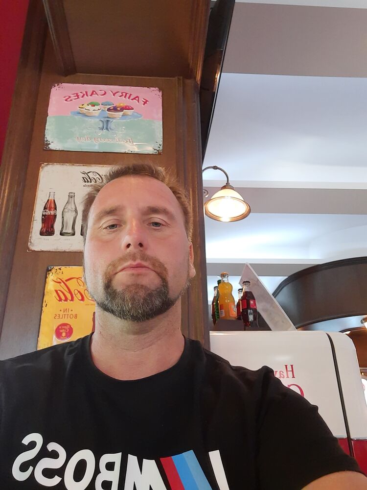  ,   Ruslan, 49 ,   ,   , c 