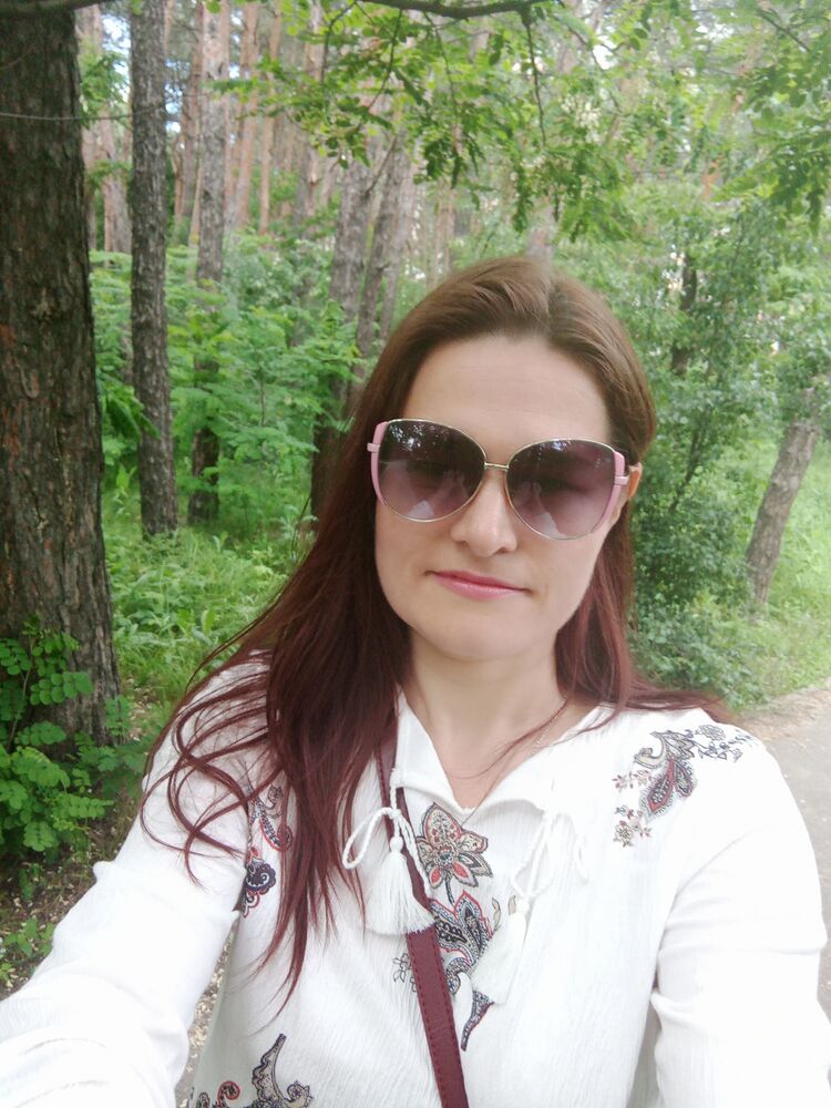  23476780  Liana, 49 ,    