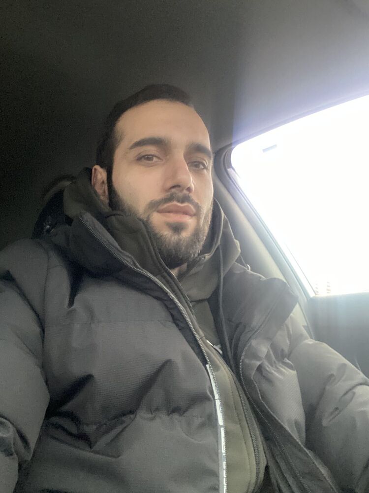  -,   Mika, 31 ,   ,   