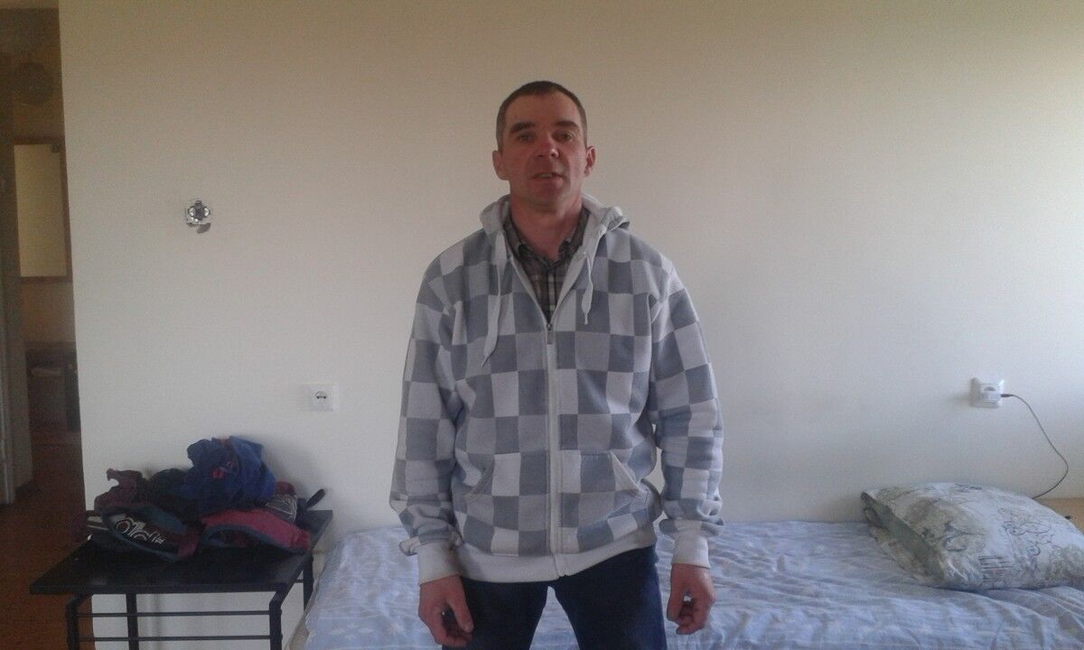  ,   Robert, 48 ,   