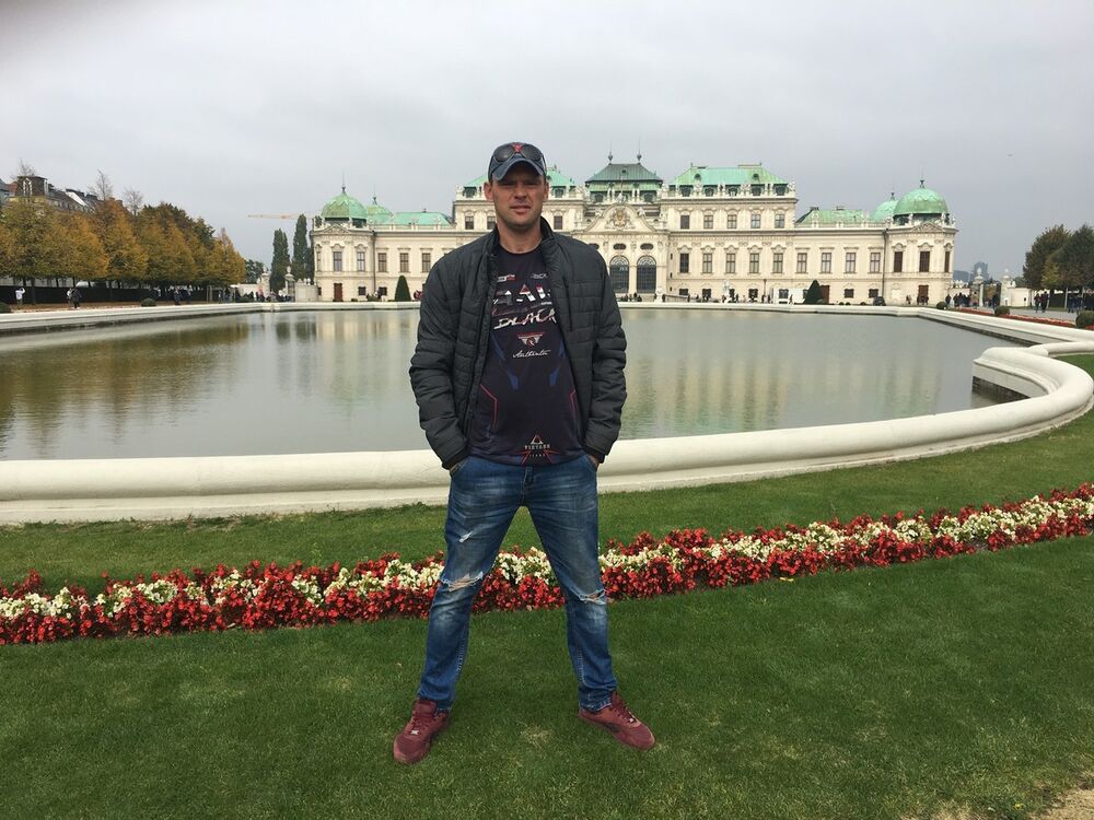  ,   Yevhenii, 40 ,   ,   , c , 