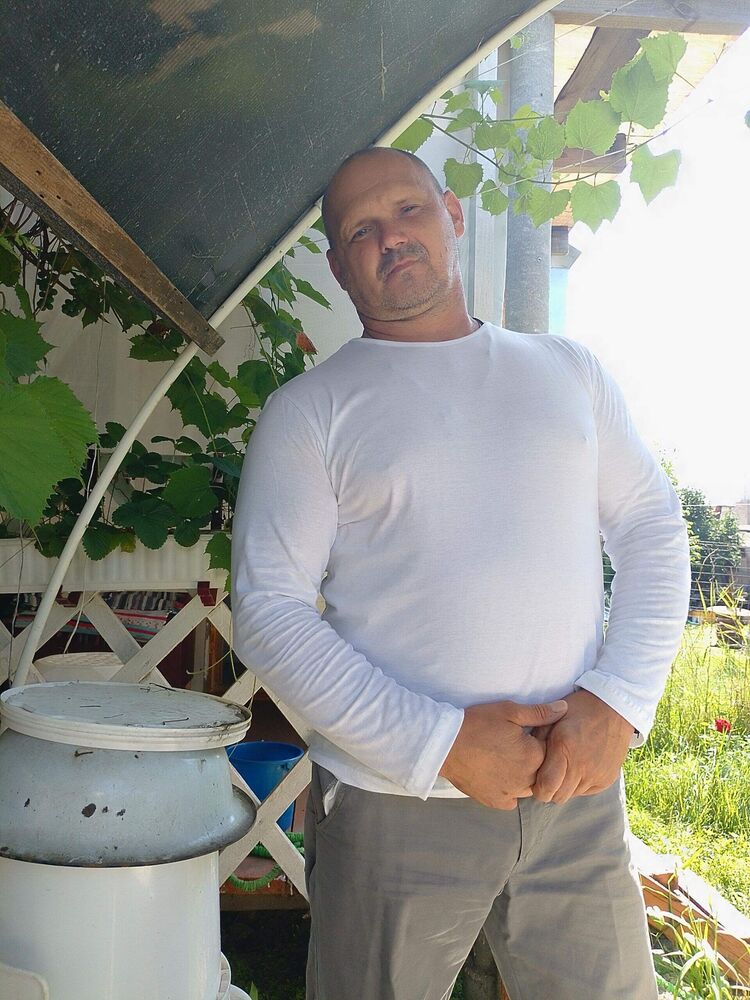  ,   Oleg, 49 ,   ,   