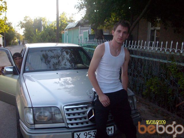  1356160  Travolta, 37 ,    