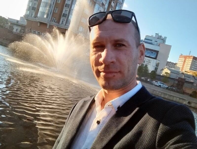  44144440  Oleg, 41 ,    